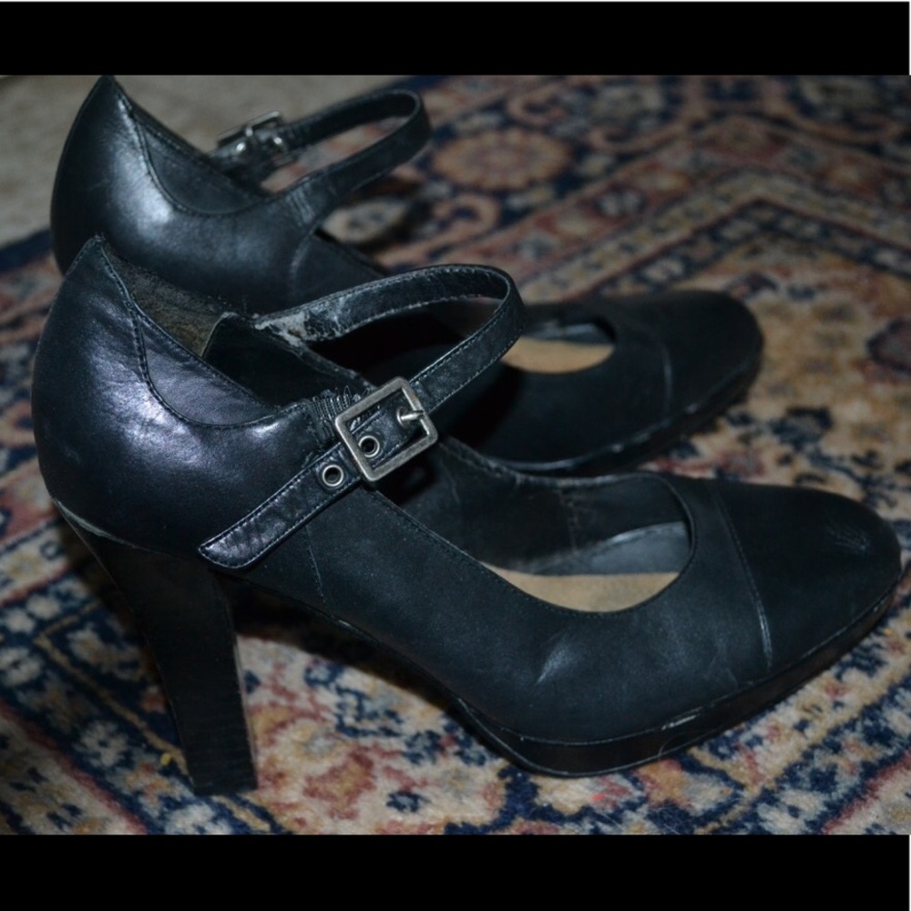 Mary Jane Style Pumps